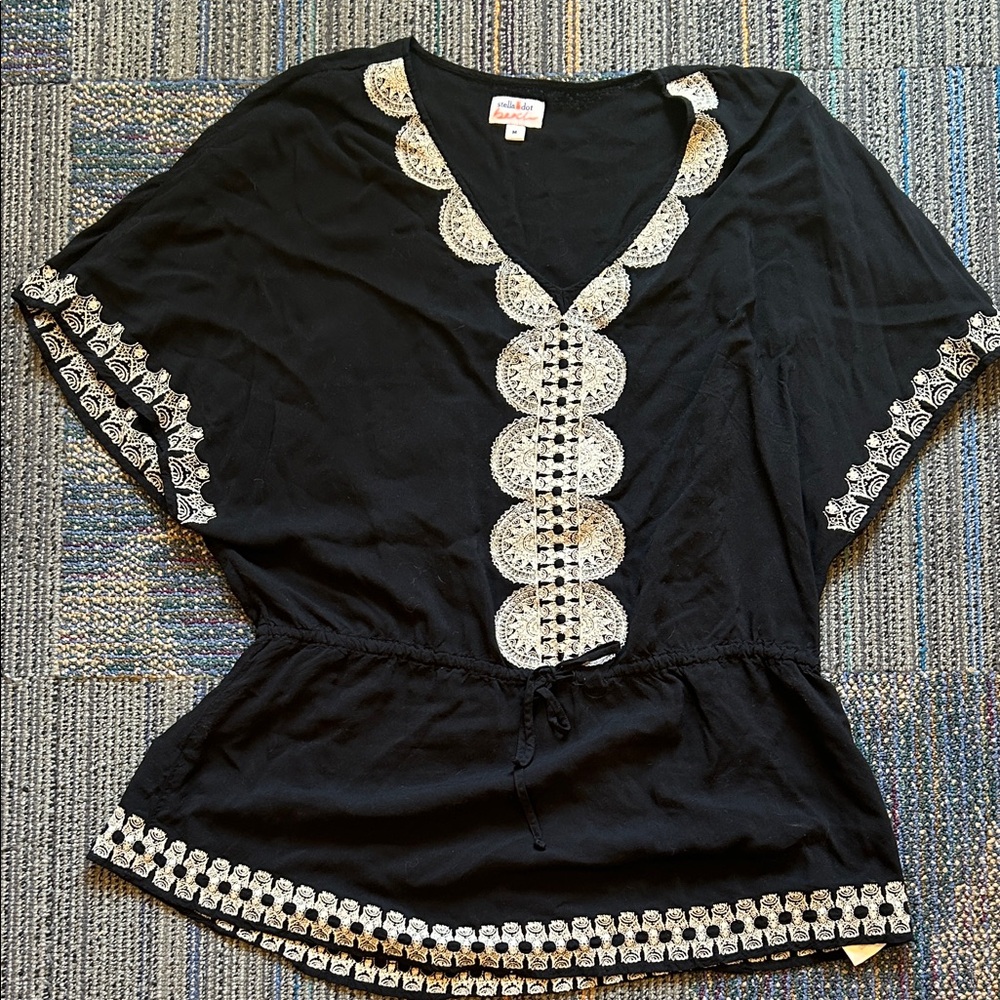 Stella & Dot Black and White Embroidered Dolman Sleeve Tunic